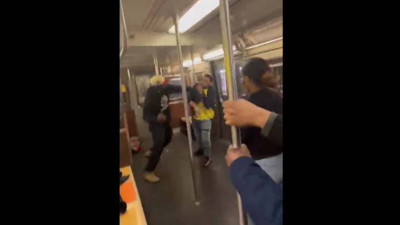 Un bărbat a fost împușcat în cap la metroul din New York