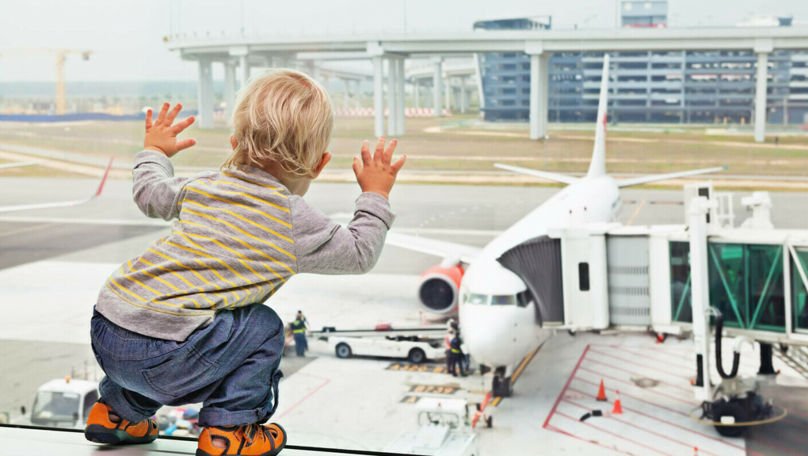 Doi părinți belgieni și-au abandonat bebelușul pe aeroport