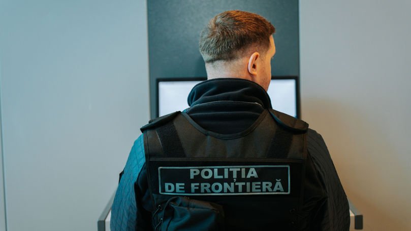 Două pasagere străine, documentate pentru nedeclararea sumelor mari de bani la controlul vamal
