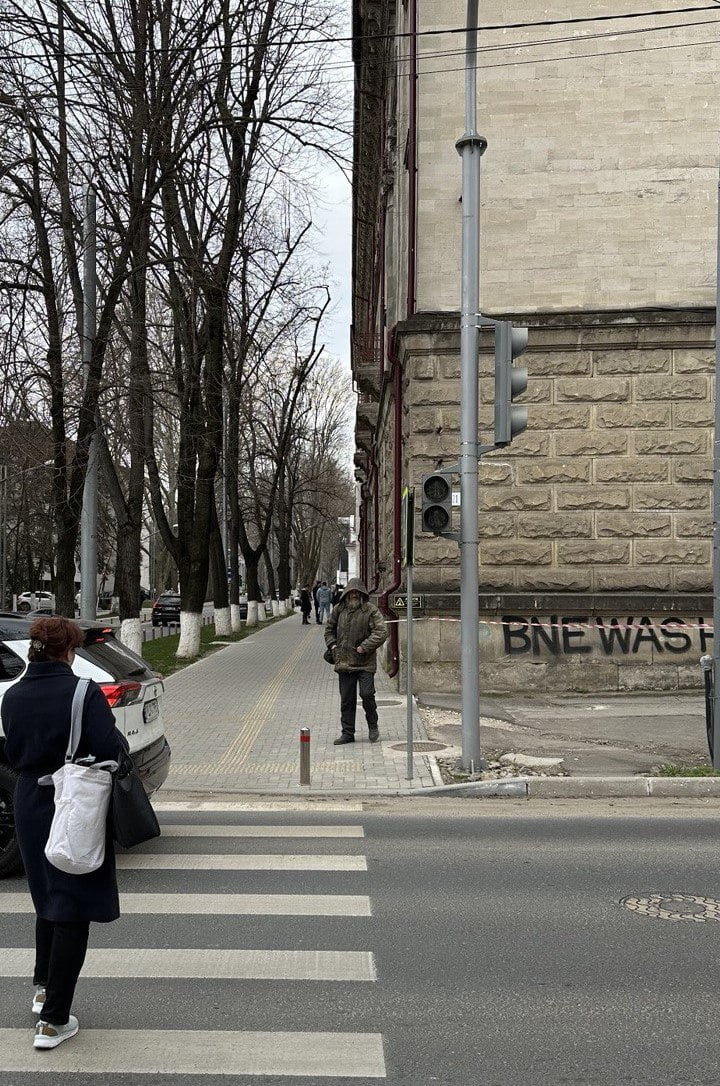 Începând de astăzi, semafoarele modernizate sunt active pe strada 31 August 1989 din Capitală