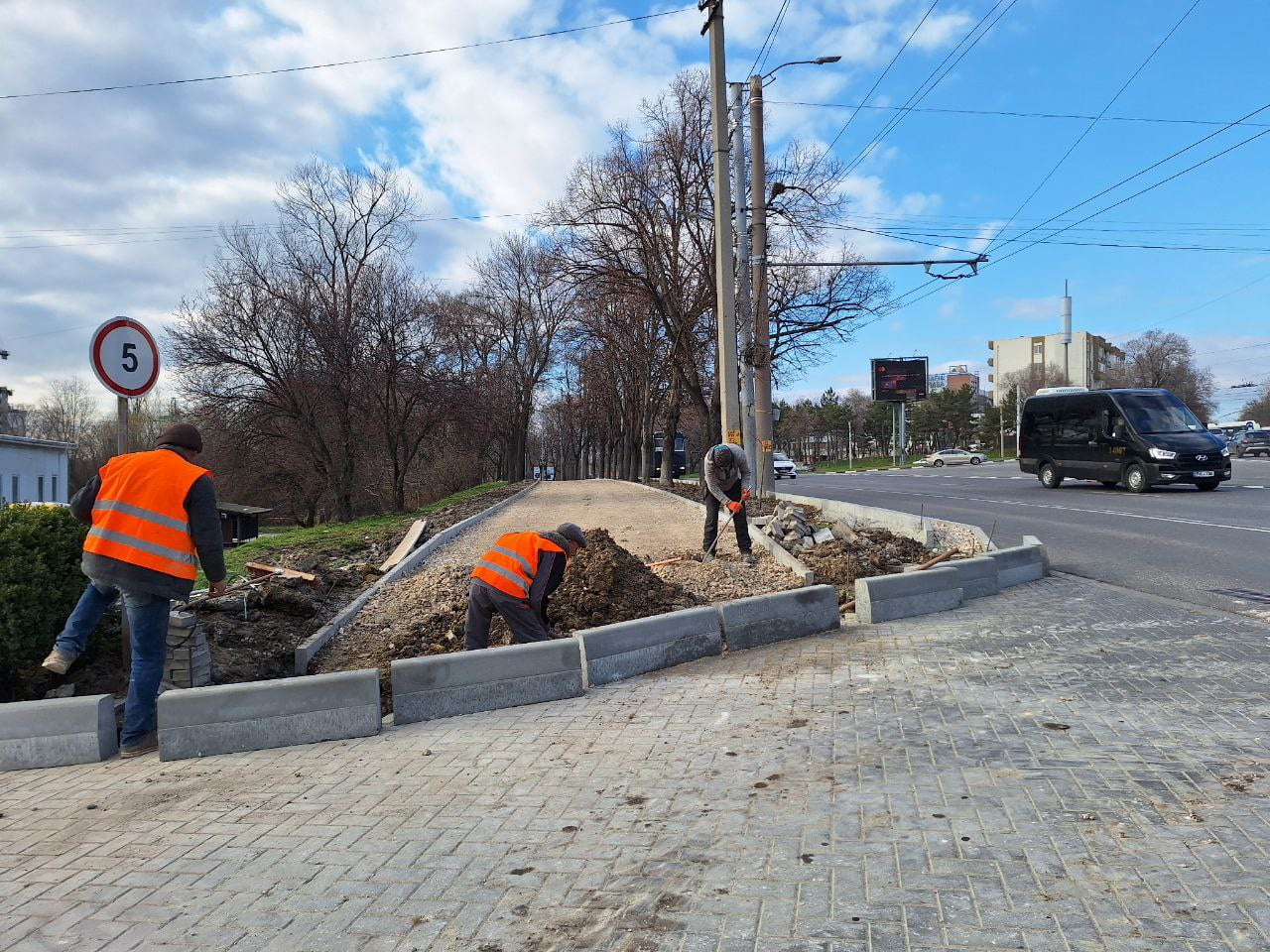Reamenajare în zona Circului: Progrese în lucrările de reabilitare a trotuarului
