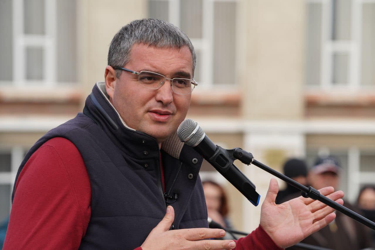 Usatîi anunță că va ataca în instanță decizia CEC prin care i-a fost refuzat referendumul