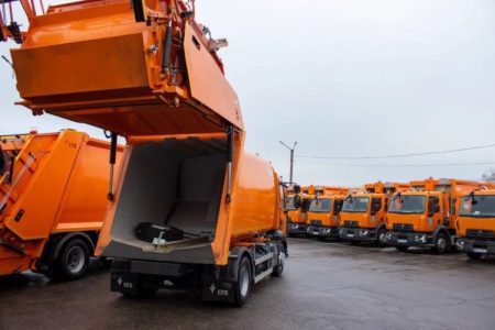 Curățenia orașului, o efort comun: Primăria Chișinău evidențiază munca dedicată a echipei Î.M. Regia „Autosalubritate”