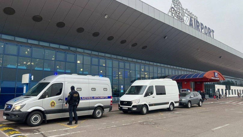 CNA efectuează percheziții la Aeroportul Chișinău într-un dosar de corupție