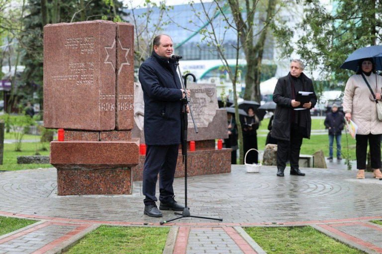 Ion Ceban participă la ceremonia de comemorare a victimelor Pogromului de la Chișinău