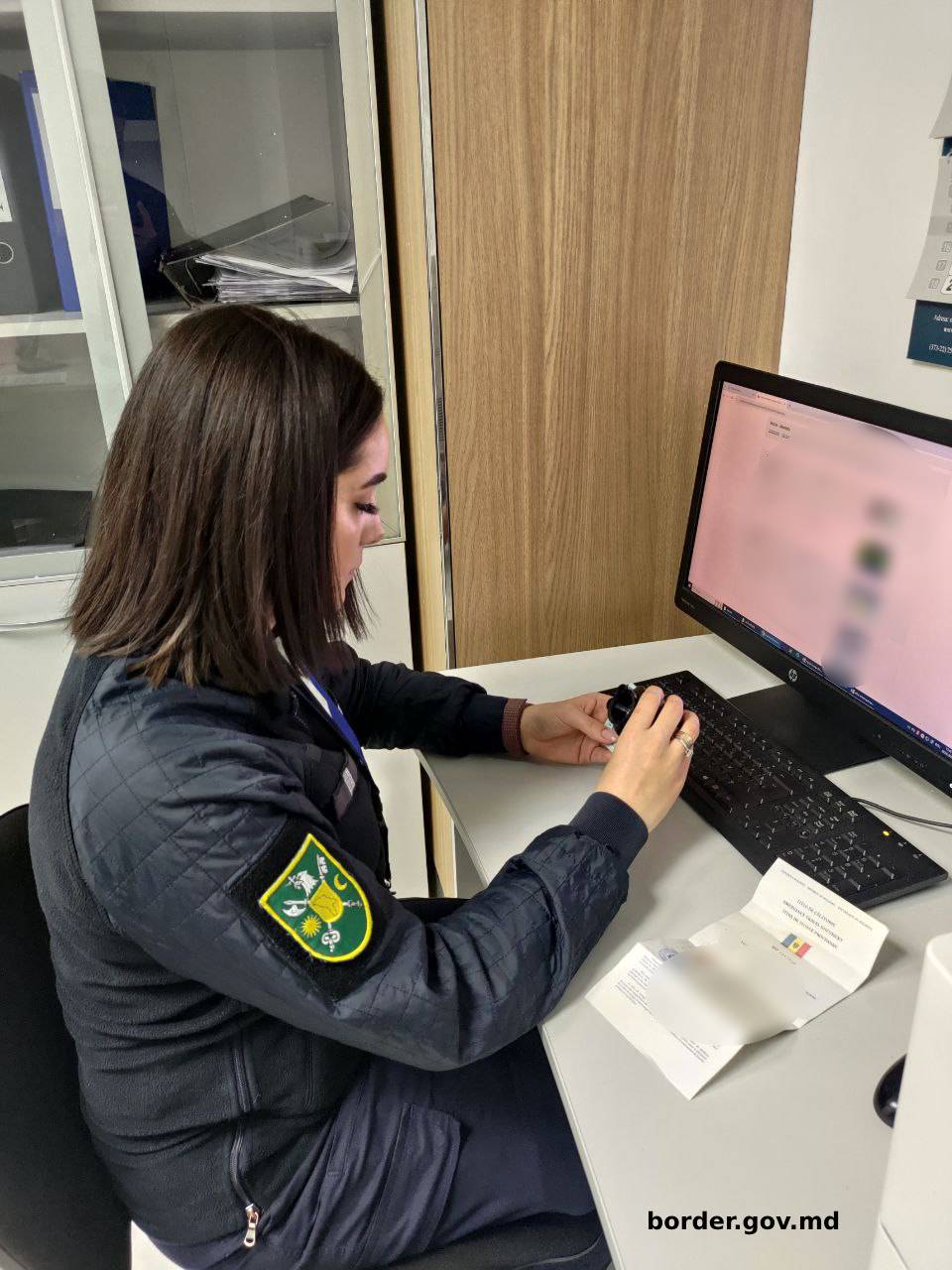 Mai multe ilegalități, înregistrate la trecerea frontierei aeriene