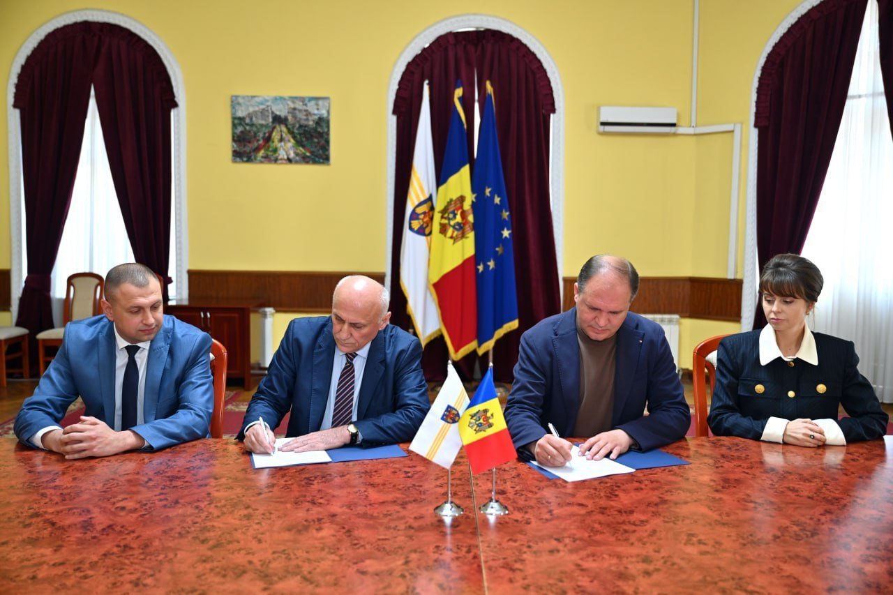 Primăria Chișinău și UJM stabilesc un dialog durabil pentru monitorizarea proiectelor și coordonarea acțiunilor comune