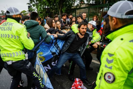 Proteste și violențe la Istanbul de 1 Mai: Zeci de arestări