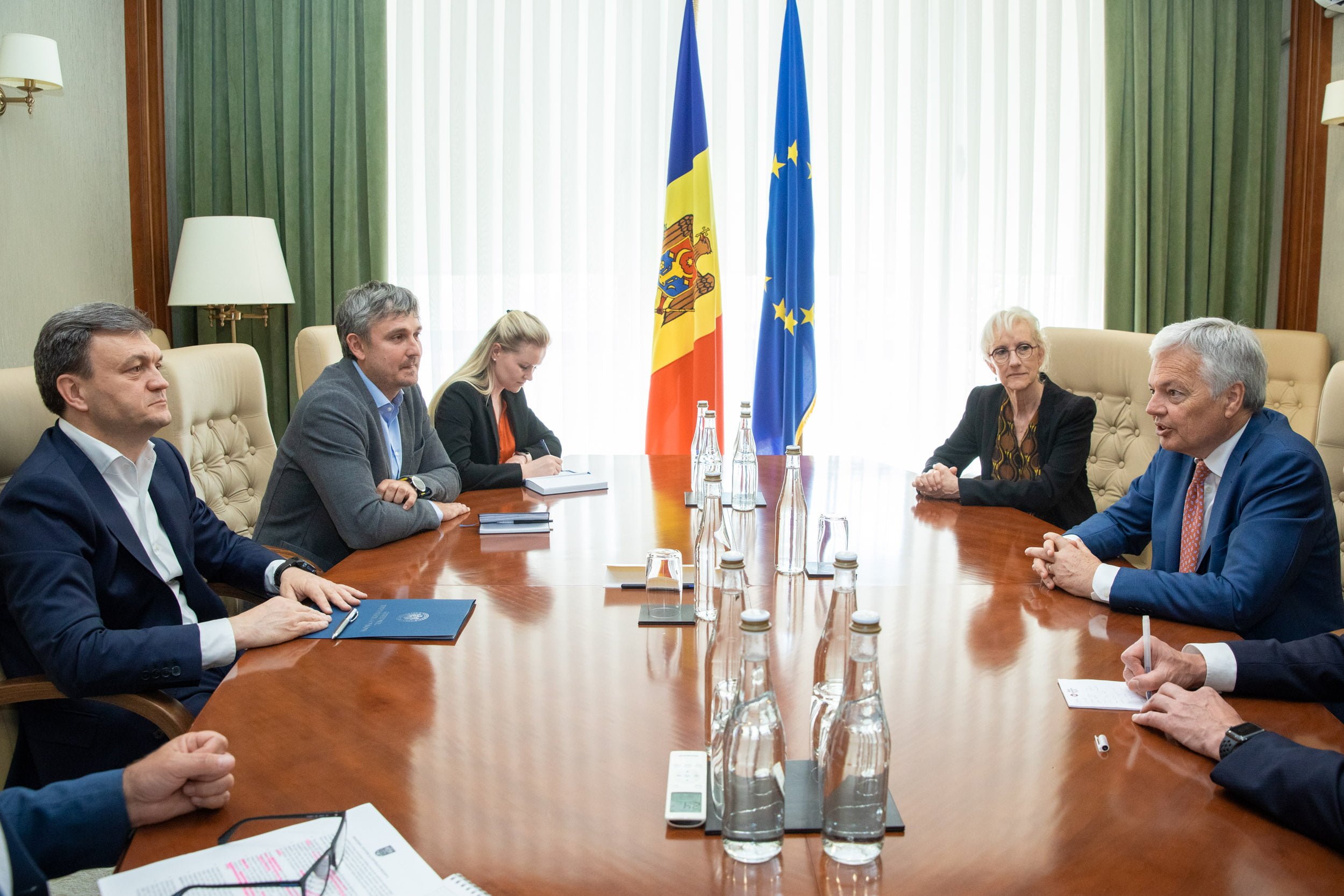 Prim-ministrul Dorin Recean a avut o întrevedere cu Comisarul european pentru justiție
