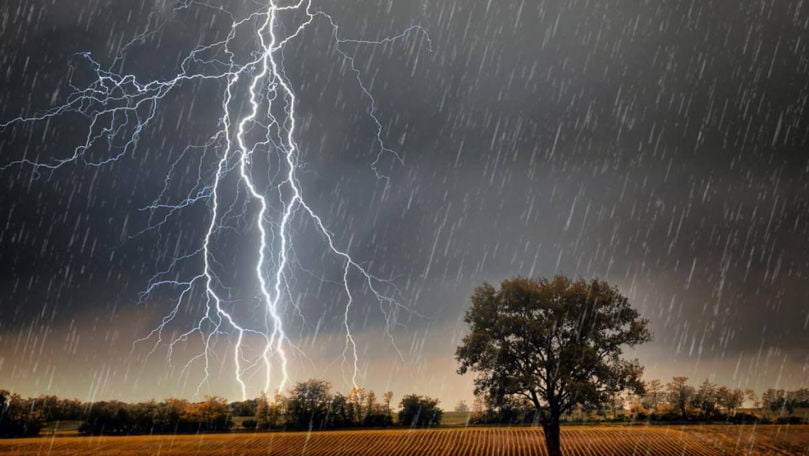 Avertizare meteo: cod galben de ploi și vânt puternic în R. Moldova