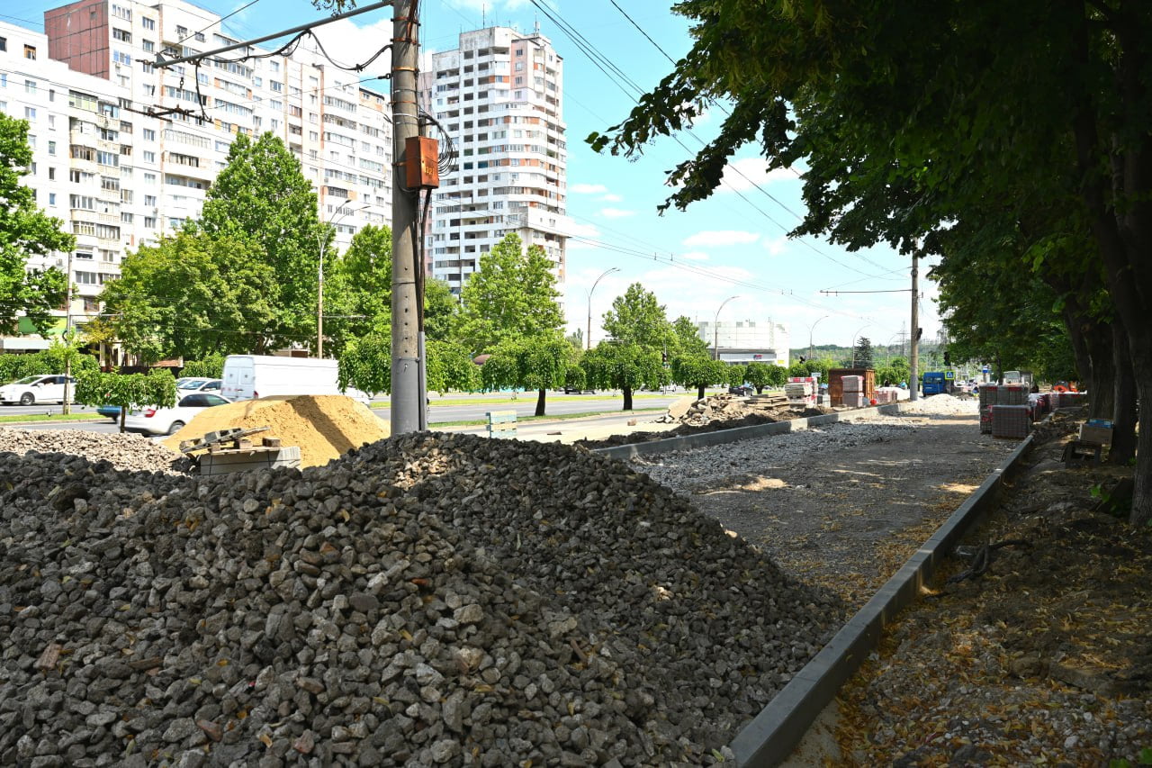 Reabilitarea trotuarului din bd. Dacia: Ion Ceban anunță progrese importante