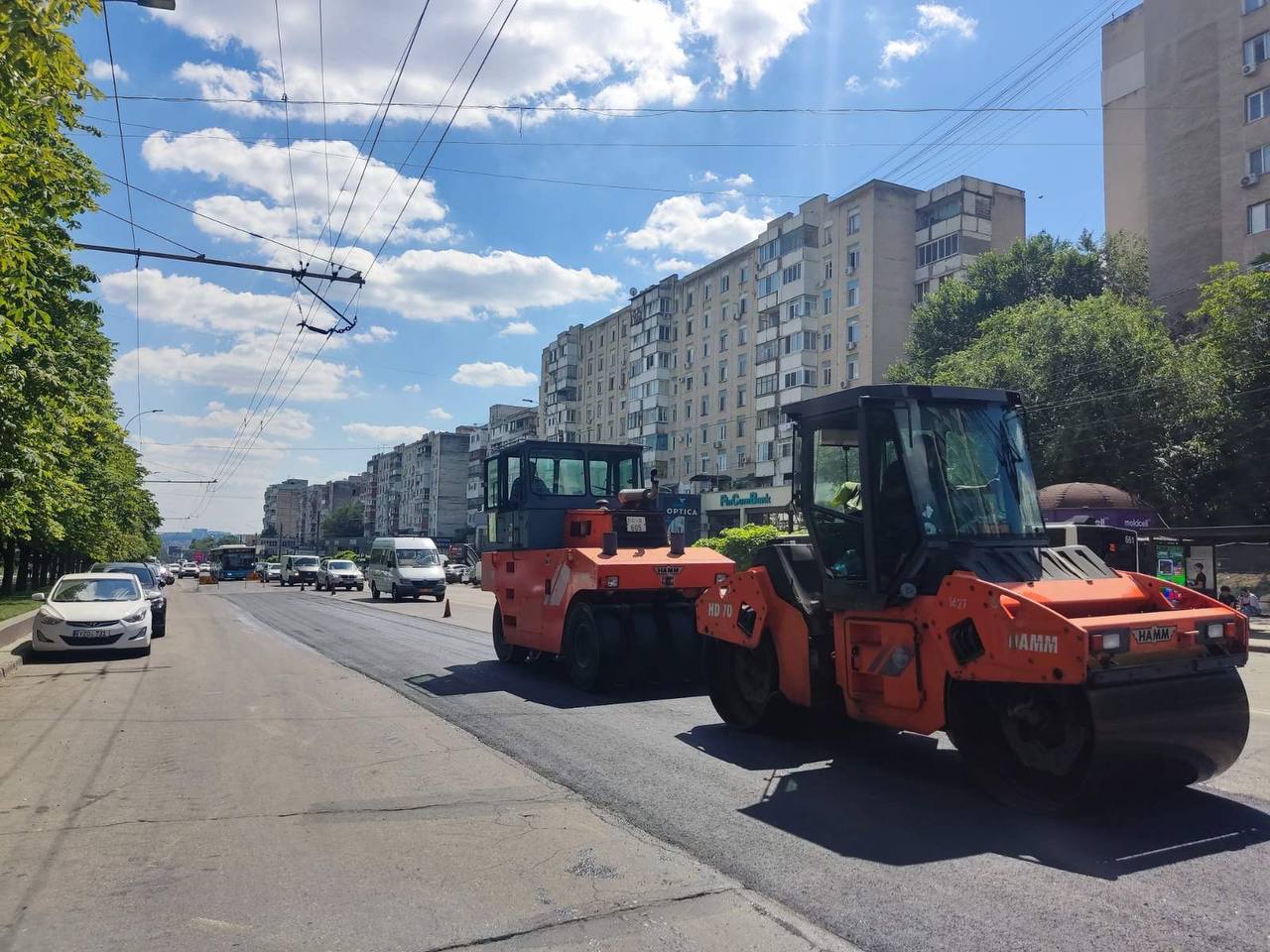 Reparația carosabilului și trotuarelor pe bd. Moscova în desfășurare, informează Ion Ceban
