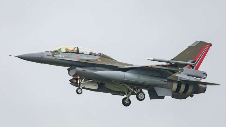 Norvegia va dona Ucrainei şase avioane F-16