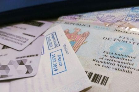 Din 2025, moldovenii vor avea cartea de identitate în locul buletinului