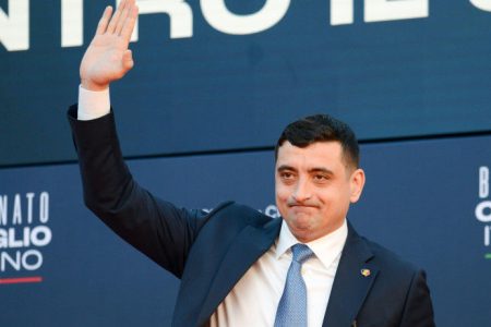 Simion, la un interviu în Franța: Scrutinul nu a fost pierdut, ci furat